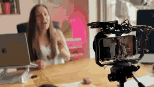 Cordelia mid-episode, talking to camera